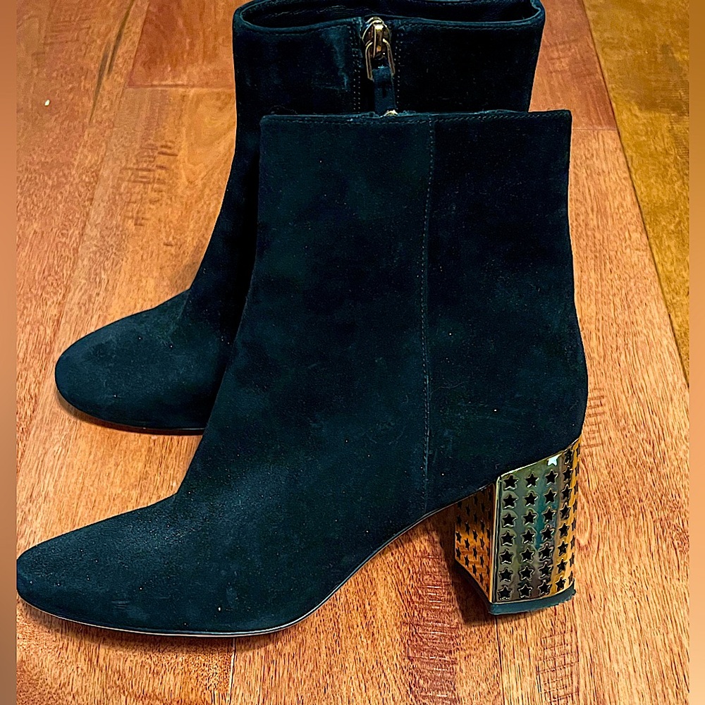 Black suede Tory Burch ankle boots in excellent condition size 38.5